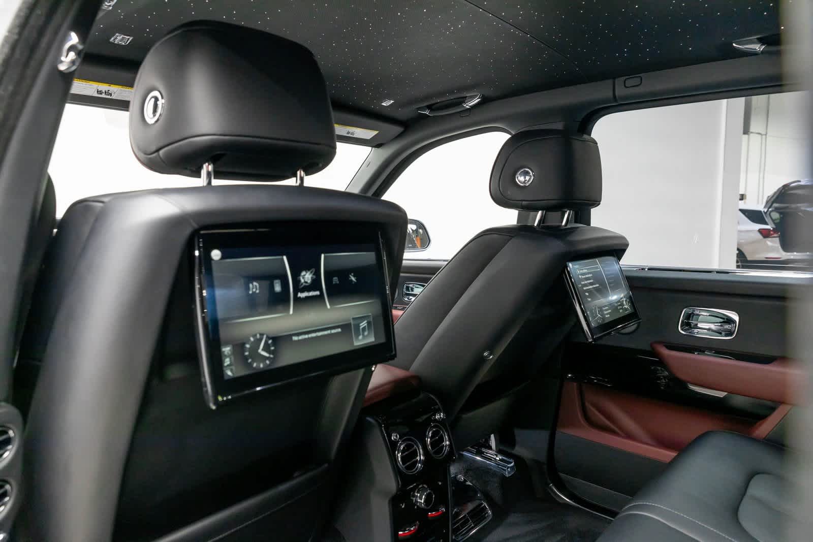 Thumbnail: 2022 Rolls-Royce Cullinan - 32