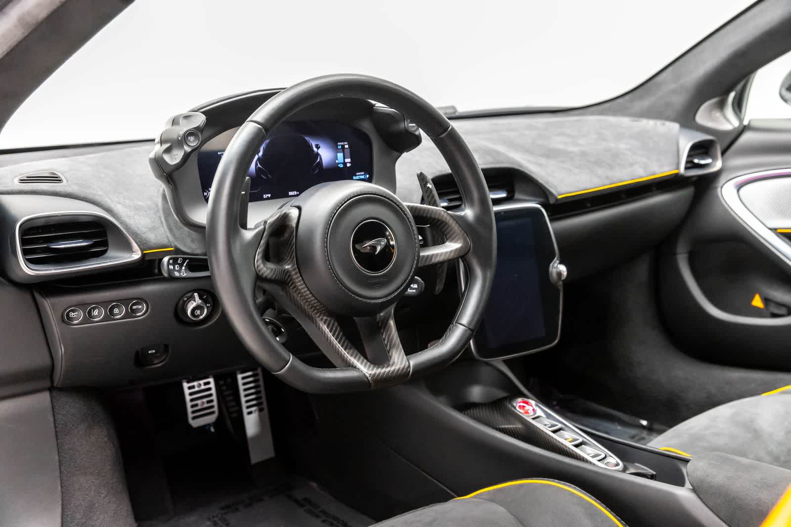 Thumbnail: 2023 Mclaren Artura - 2