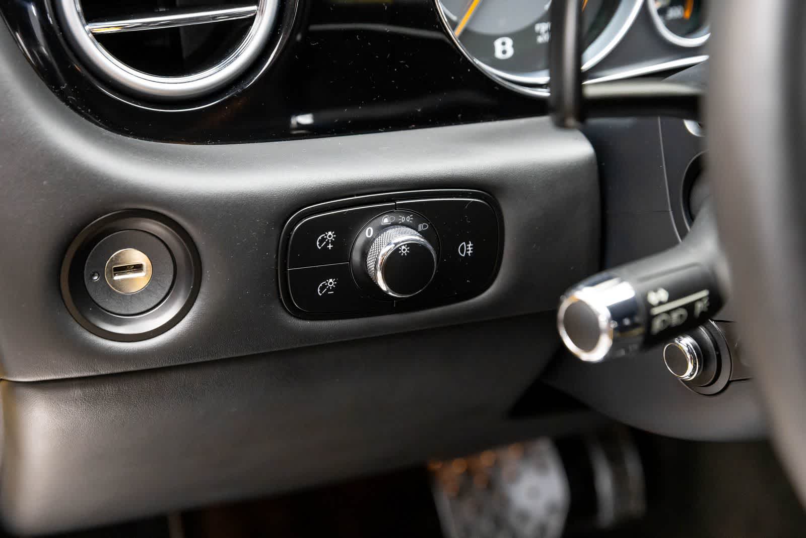 Thumbnail: 2014 Bentley Continental - 31