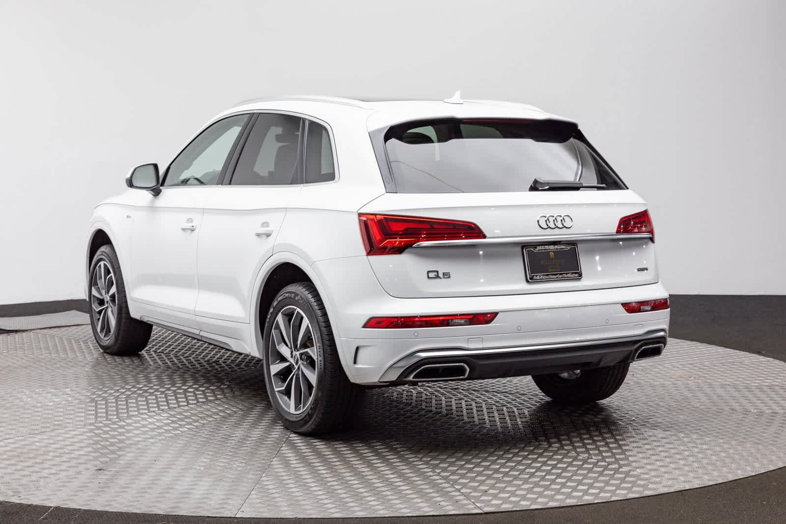Thumbnail: 2024 Audi Q5 - 4