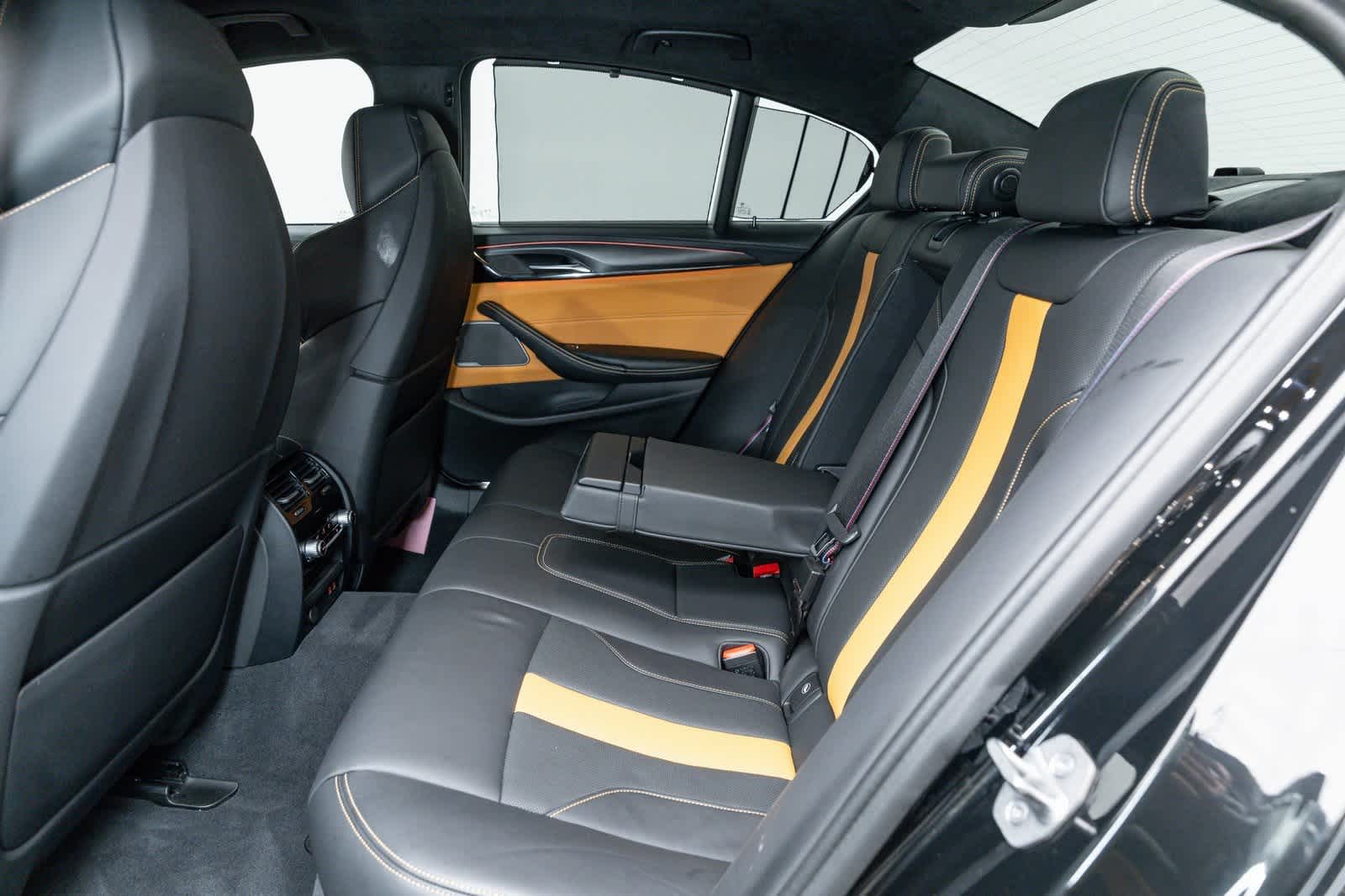 Thumbnail: 2023 BMW M5 - 12