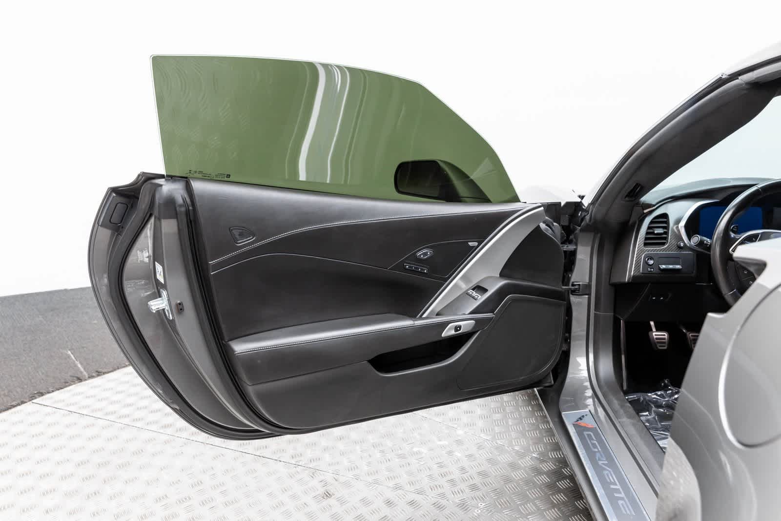 Thumbnail: 2015 Chevrolet Corvette - 23