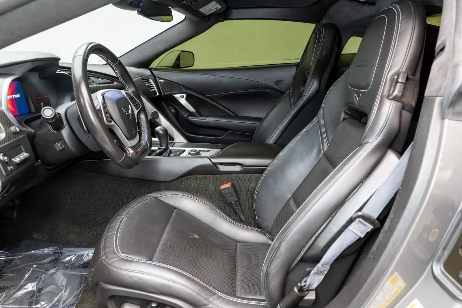 Thumbnail: 2015 Chevrolet Corvette - 11