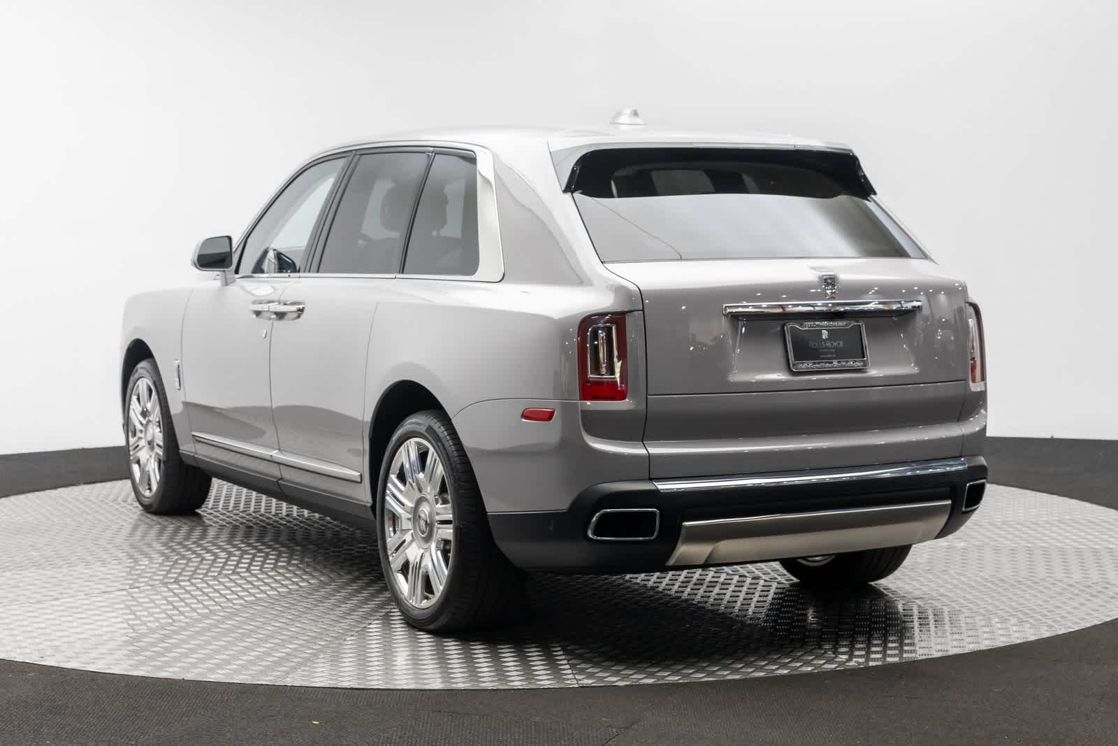 Thumbnail: 2022 Rolls-Royce Cullinan - 7