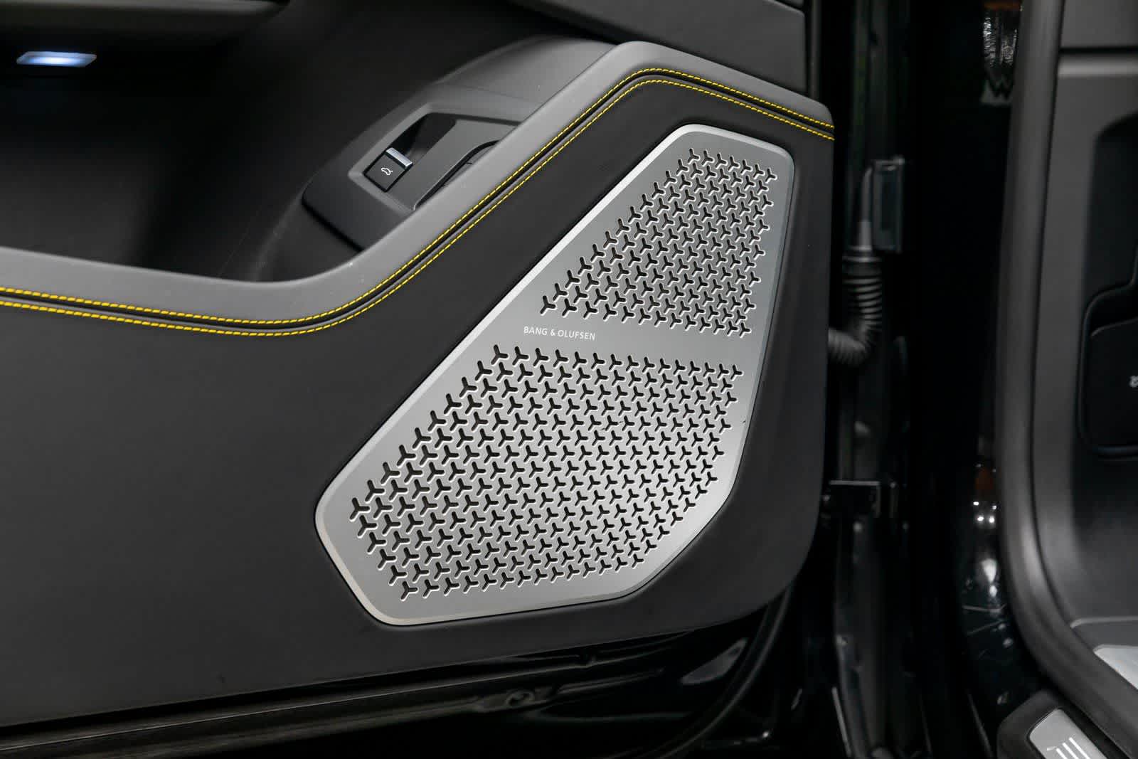 Thumbnail: 2022 Lamborghini Urus - 25