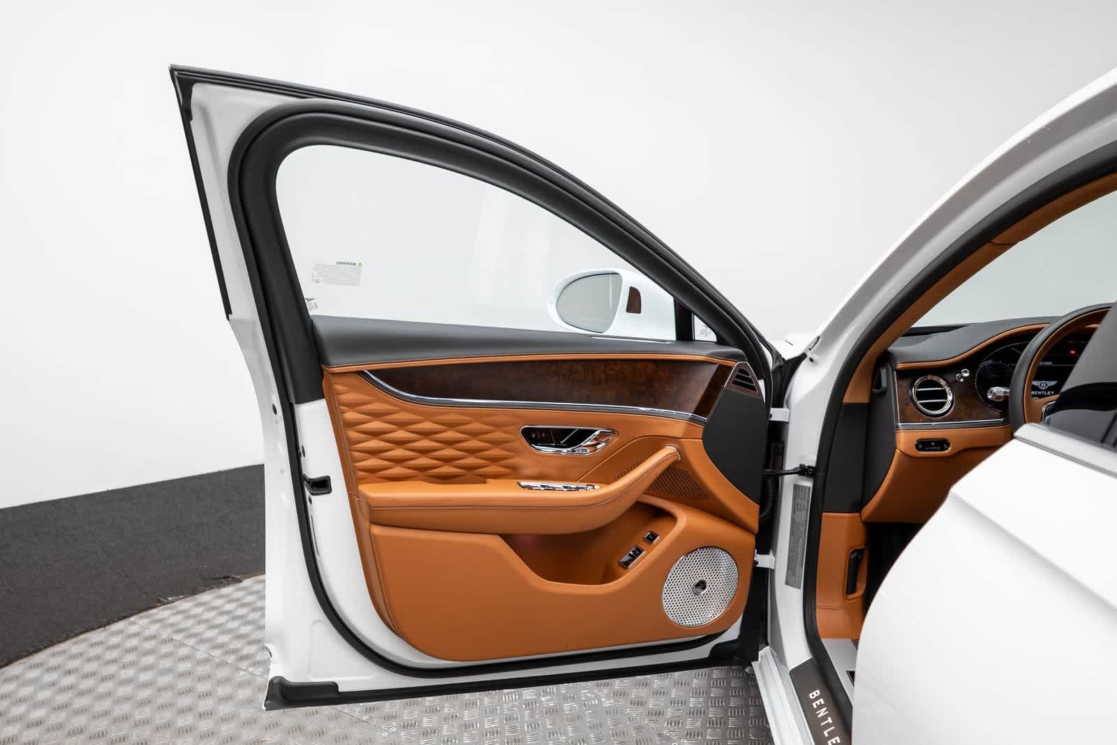 Thumbnail: 2023 Bentley Flying Spur - 27