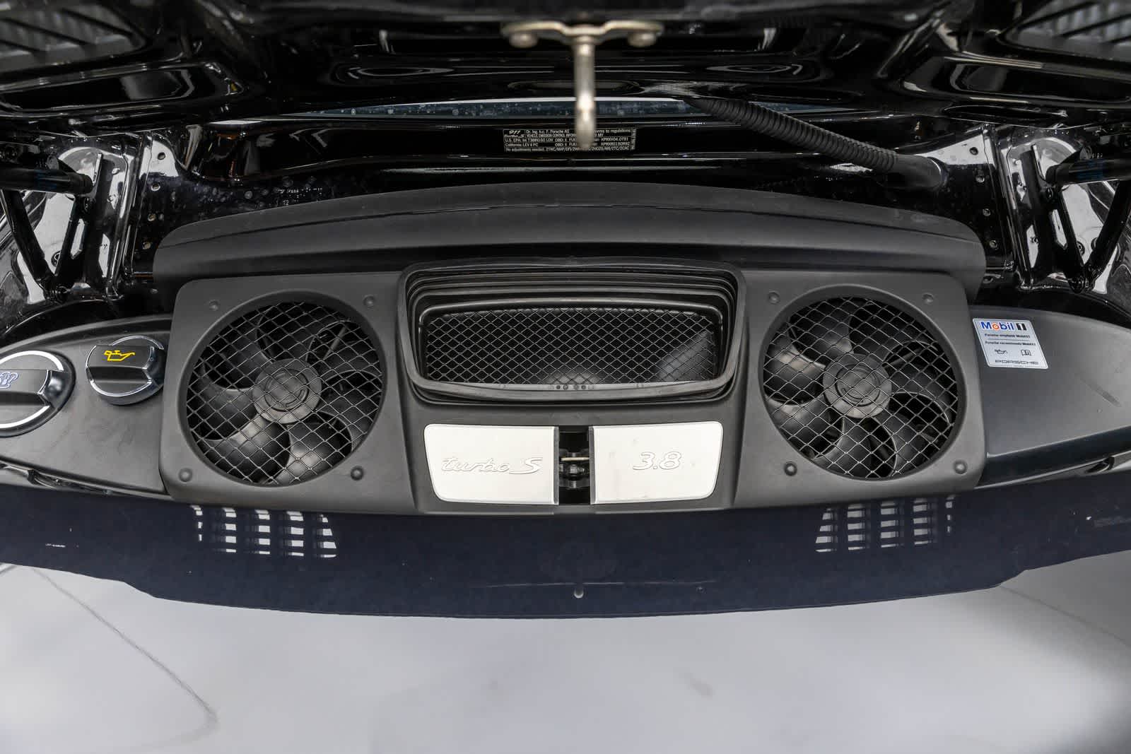 Thumbnail: 2019 Porsche 911 - 9