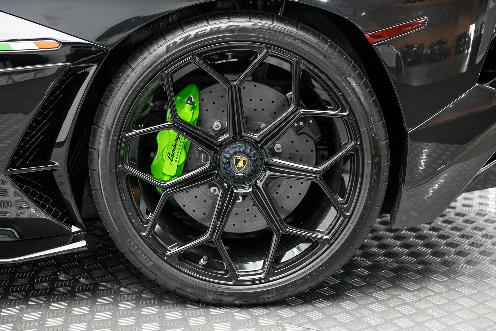 2021 Lamborghini Aventador SVJ 49