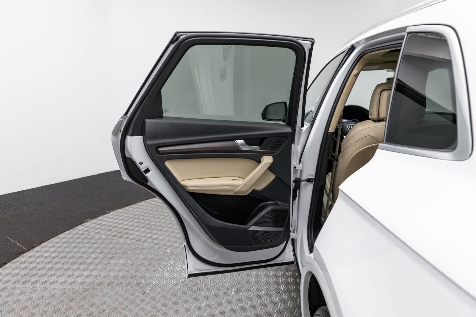 Thumbnail: 2024 Audi Q5 - 35