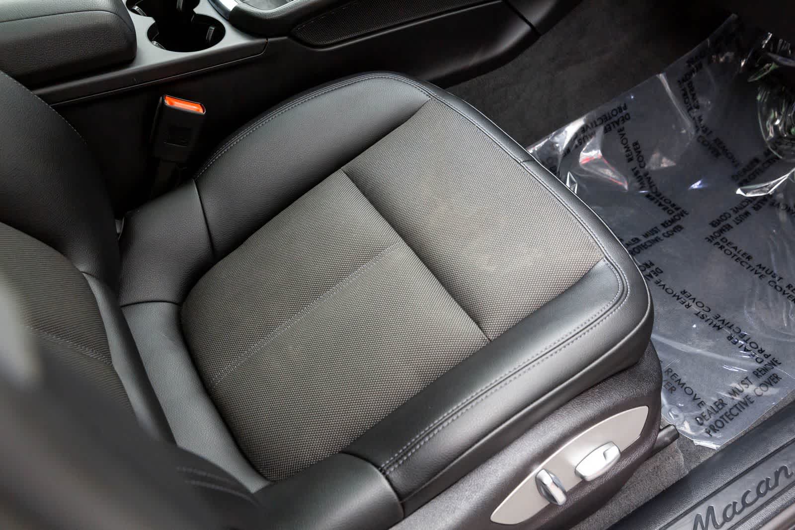 Thumbnail: 2022 Porsche Macan - 50