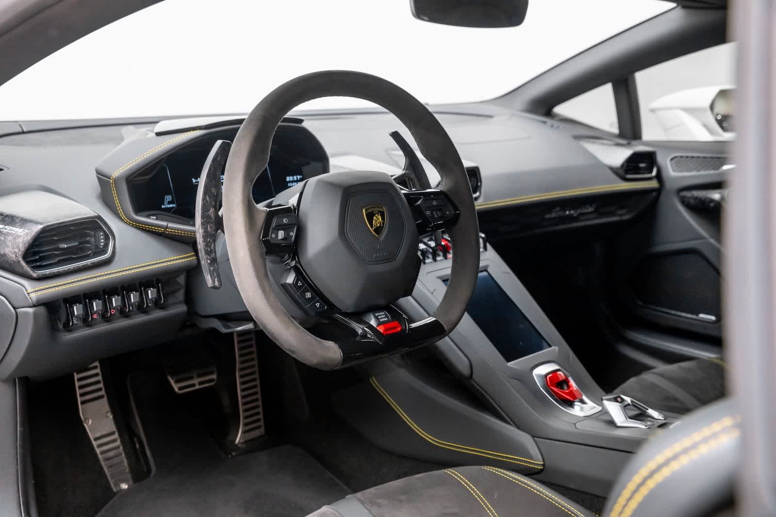 Thumbnail: 2022 Lamborghini Huracan - 2