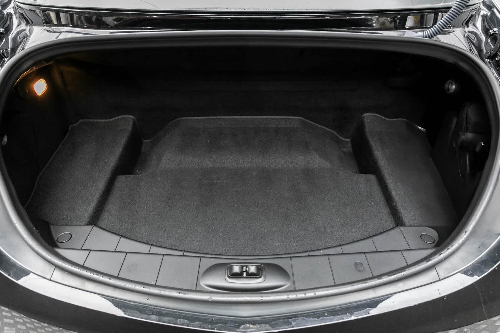 Thumbnail: 2012 Mercedes-Benz SLS AMG - 19