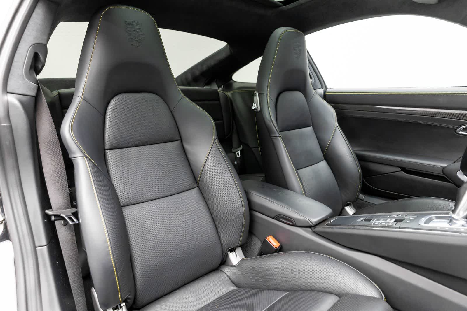 Thumbnail: 2019 Porsche 911 - 16