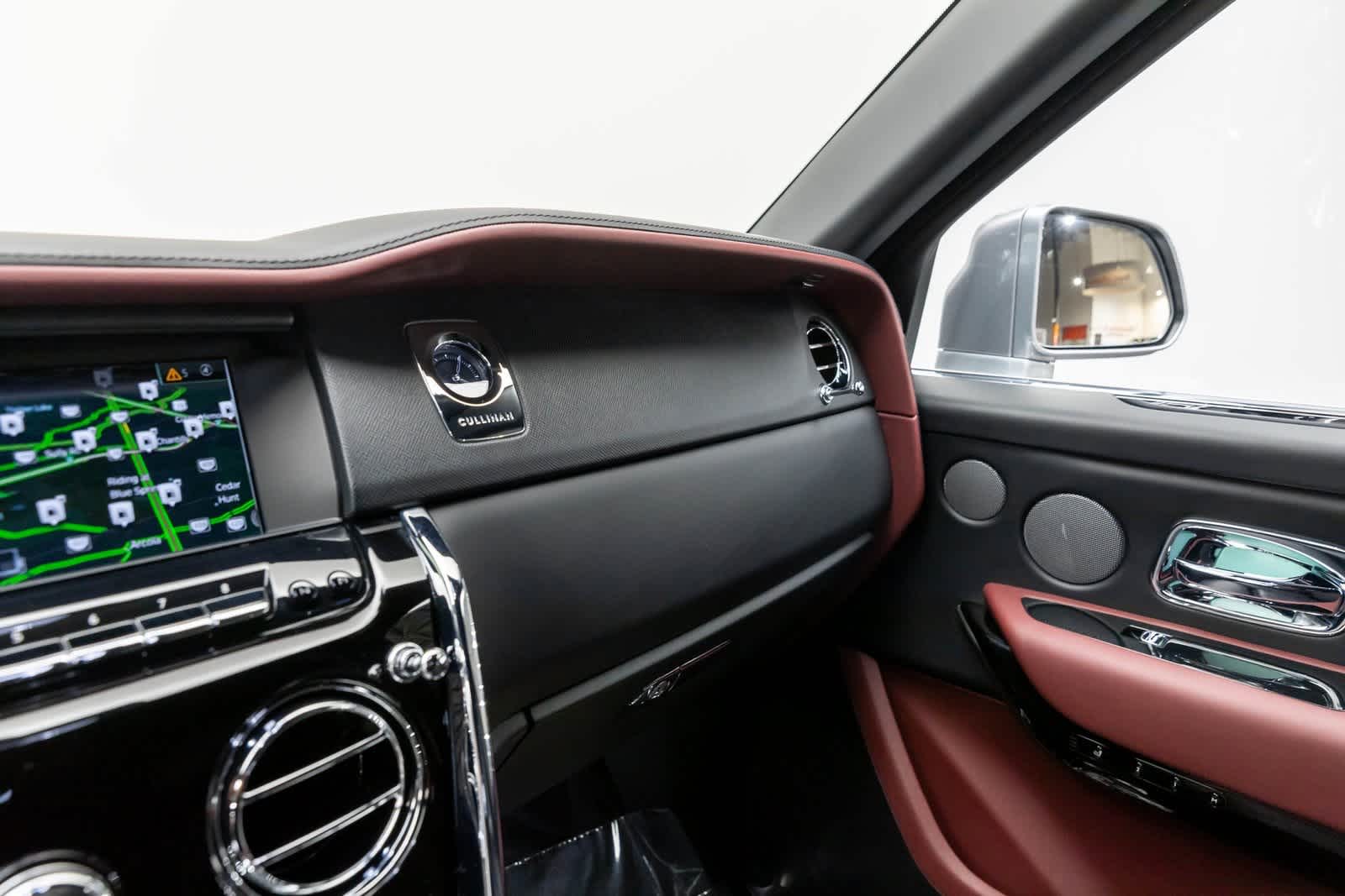 Thumbnail: 2022 Rolls-Royce Cullinan - 30