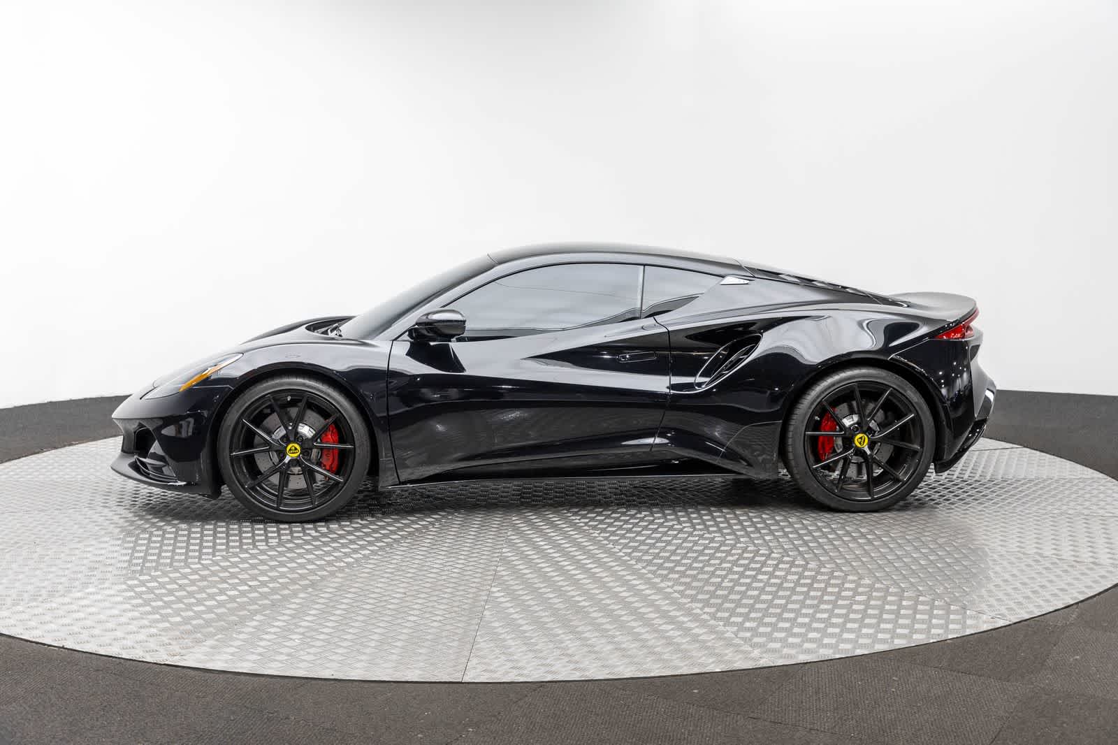 Thumbnail: 2024 Lotus Emira - 3