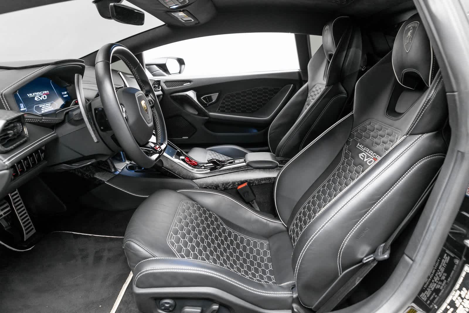 Thumbnail: 2022 Lamborghini Huracan - 11