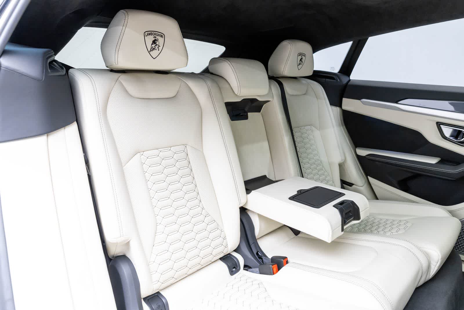 Thumbnail: 2019 Lamborghini Urus - 14