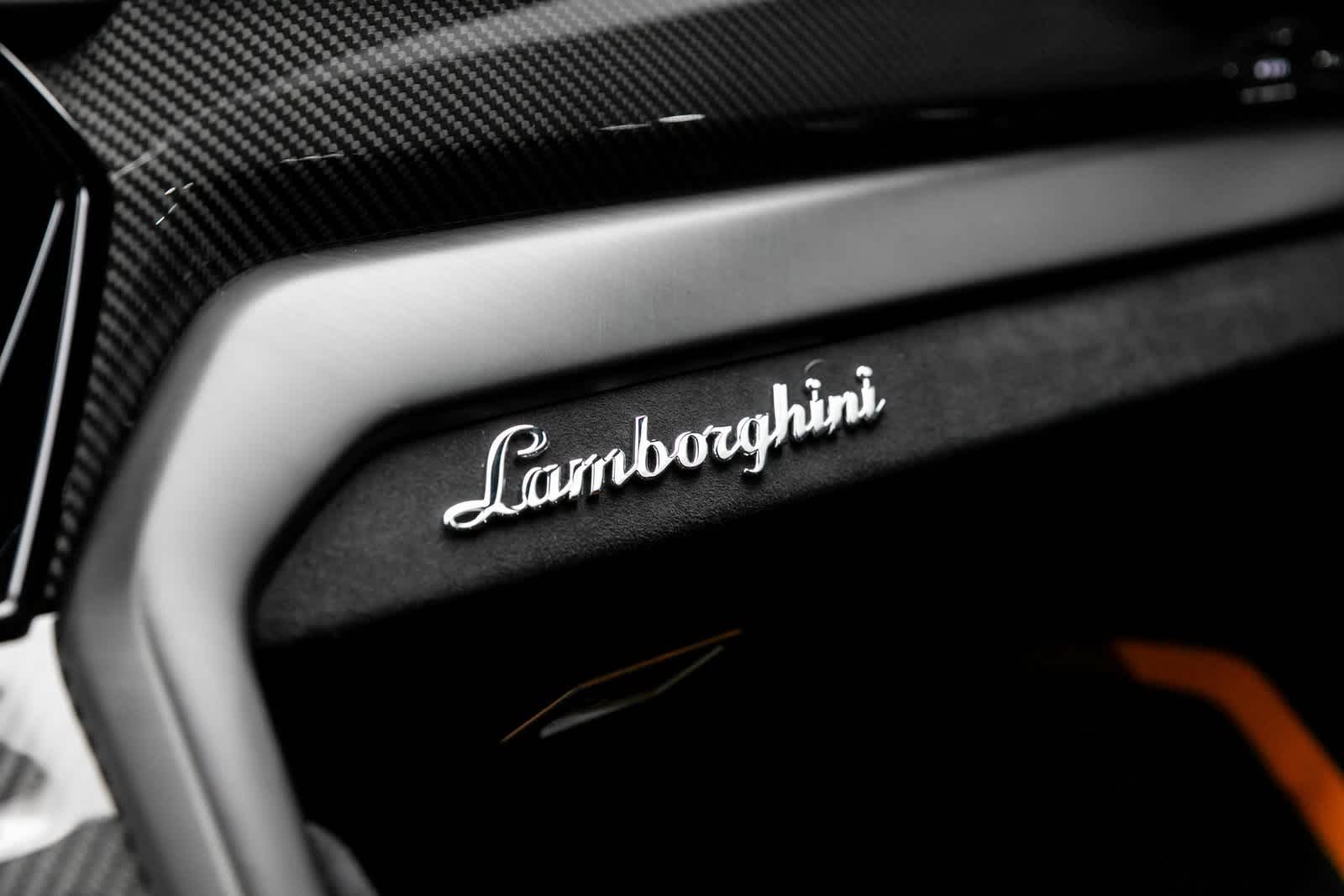 Thumbnail: 2024 Lamborghini Urus - 36