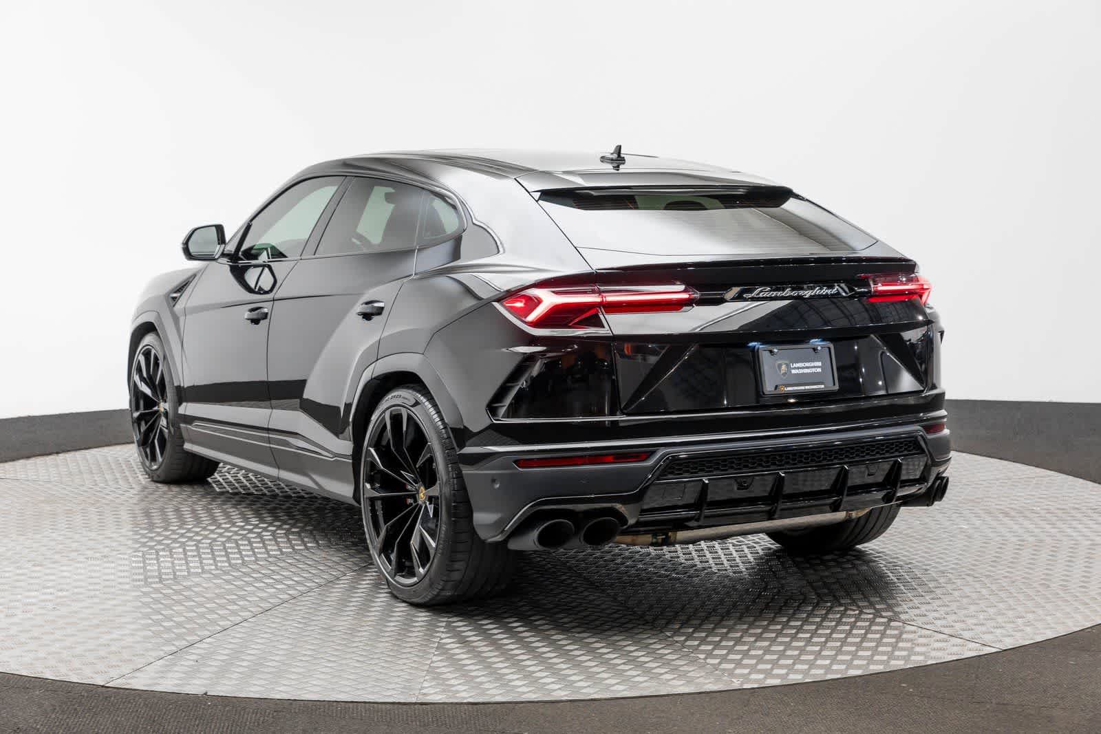 Thumbnail: 2022 Lamborghini Urus - 4