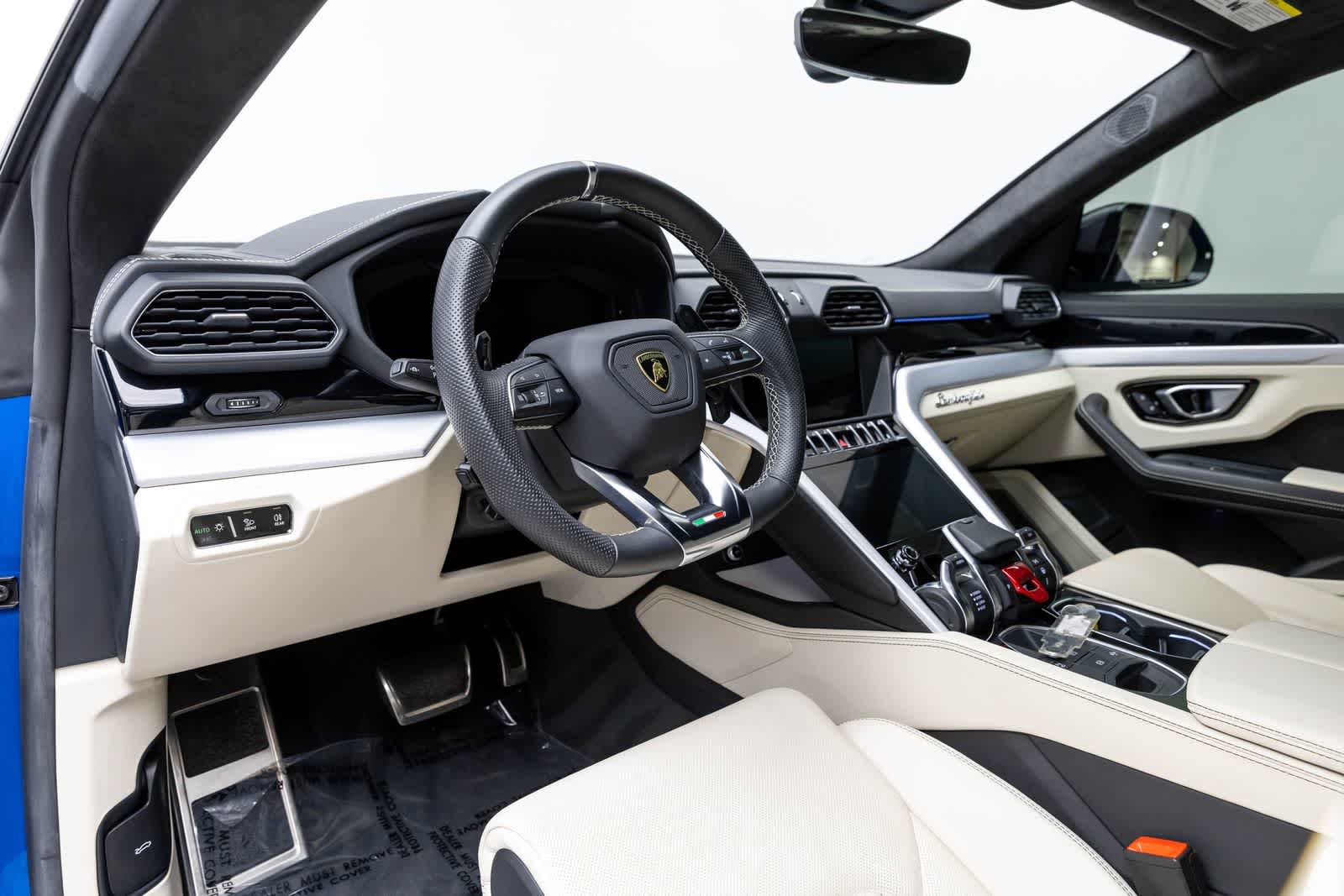 Thumbnail: 2019 Lamborghini Urus - 2