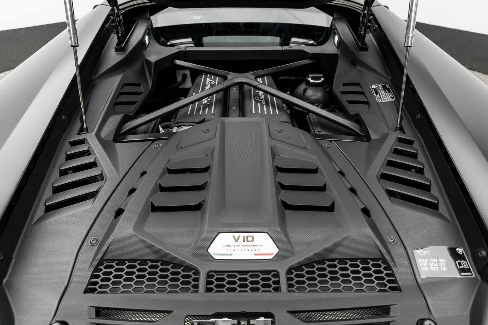 Thumbnail: 2022 Lamborghini Huracan - 9