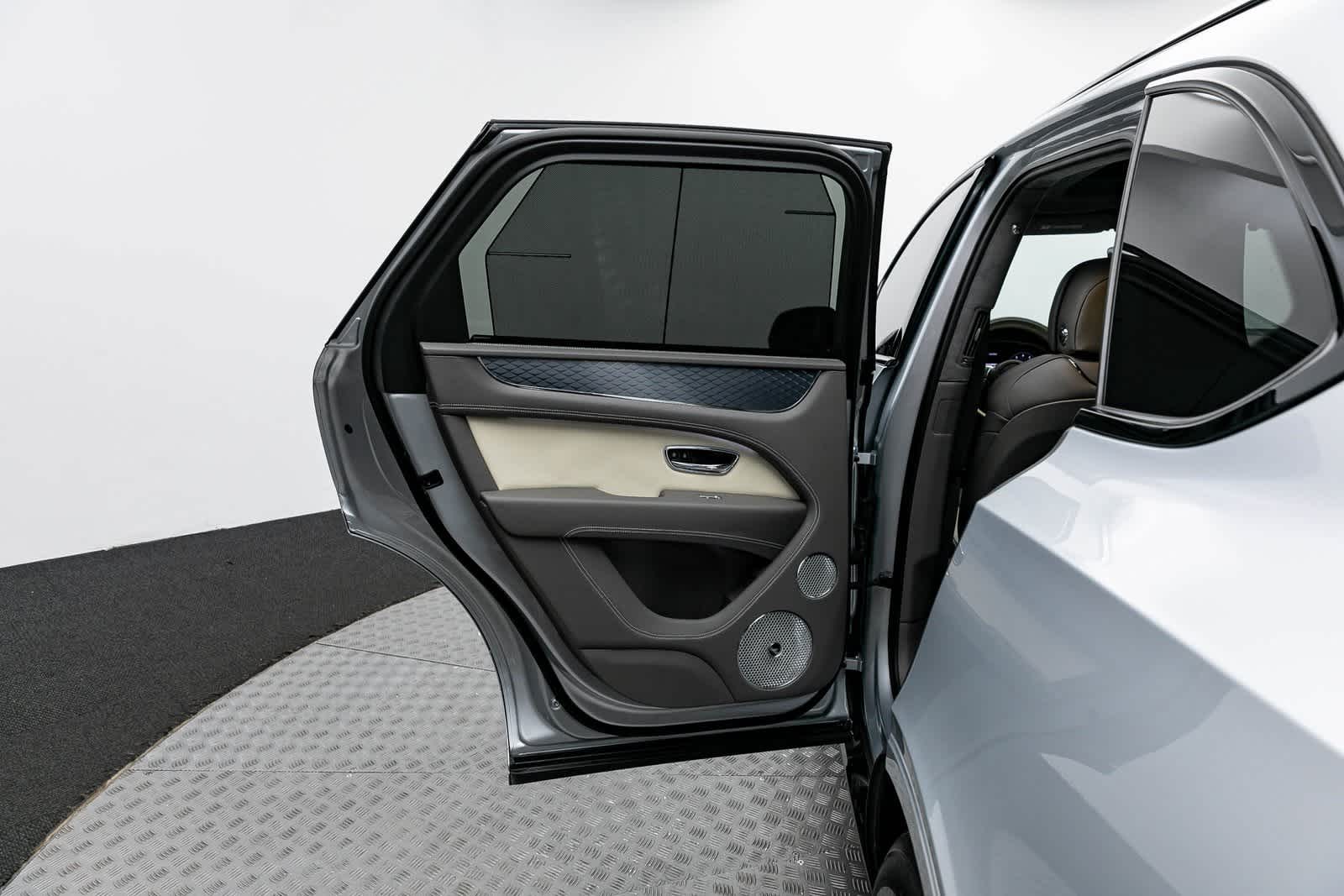 Thumbnail: 2022 Bentley Bentayga - 42