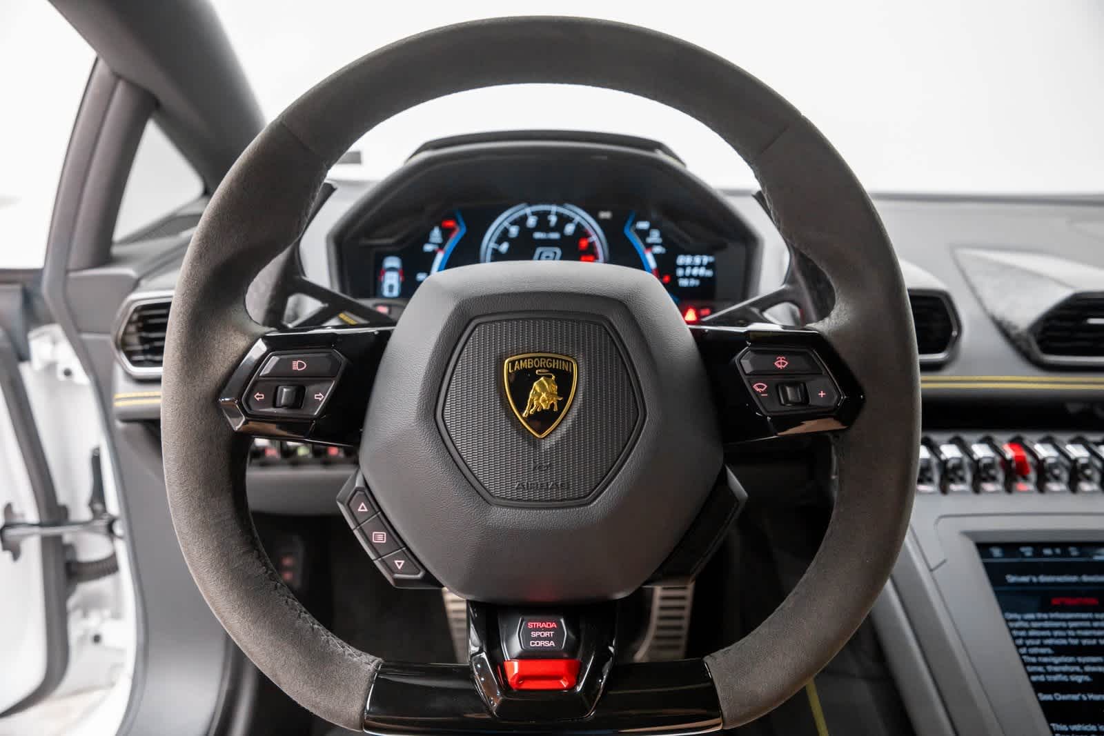 Thumbnail: 2022 Lamborghini Huracan - 15