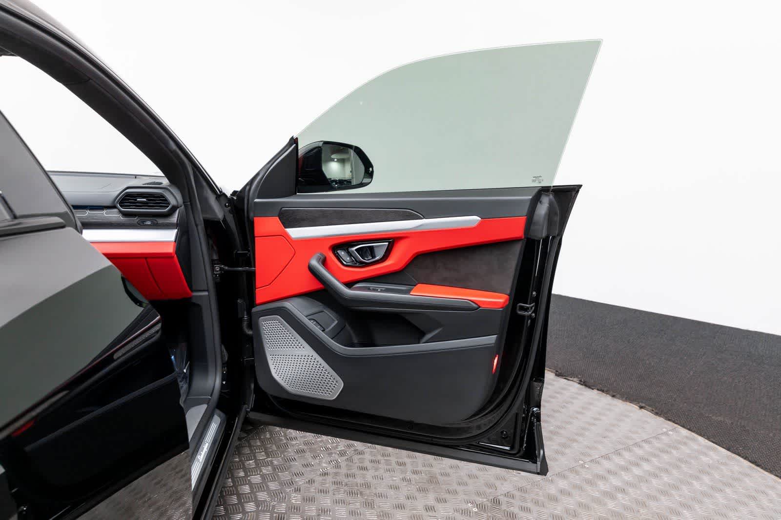 Thumbnail: 2022 Lamborghini Urus - 49