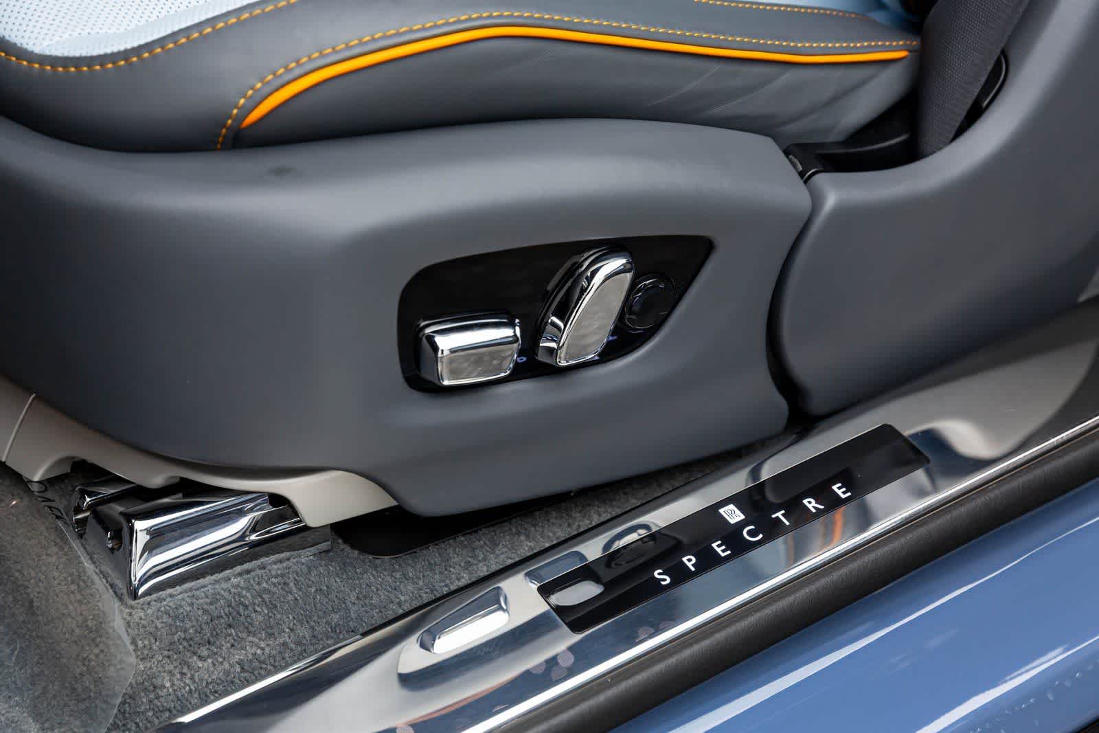 Thumbnail: 2024 Rolls-Royce Spectre - 23