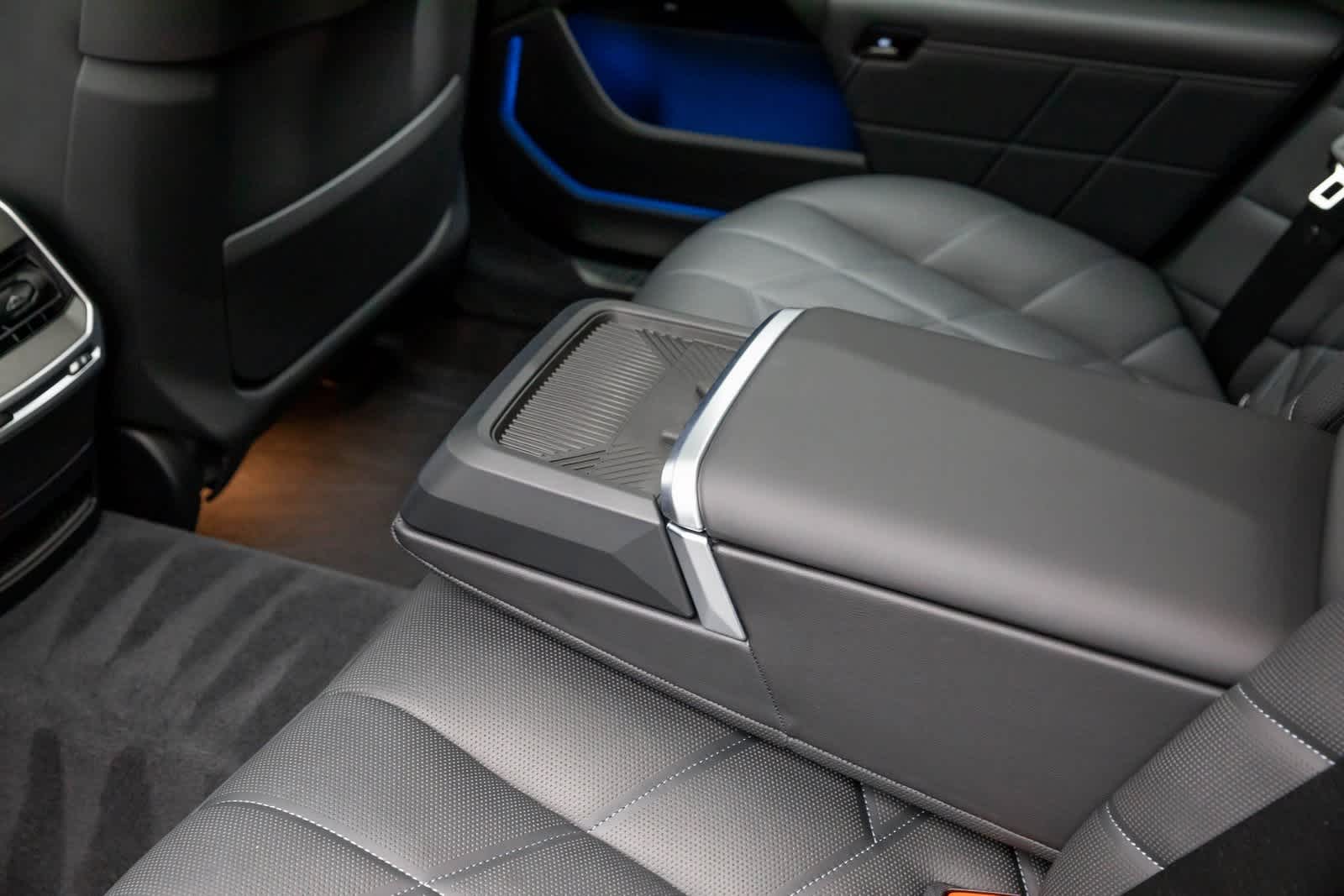 Thumbnail: 2024 BMW 7 Series - 44