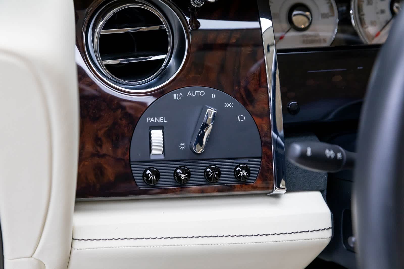 Thumbnail: 2016 Rolls-Royce Wraith - 24