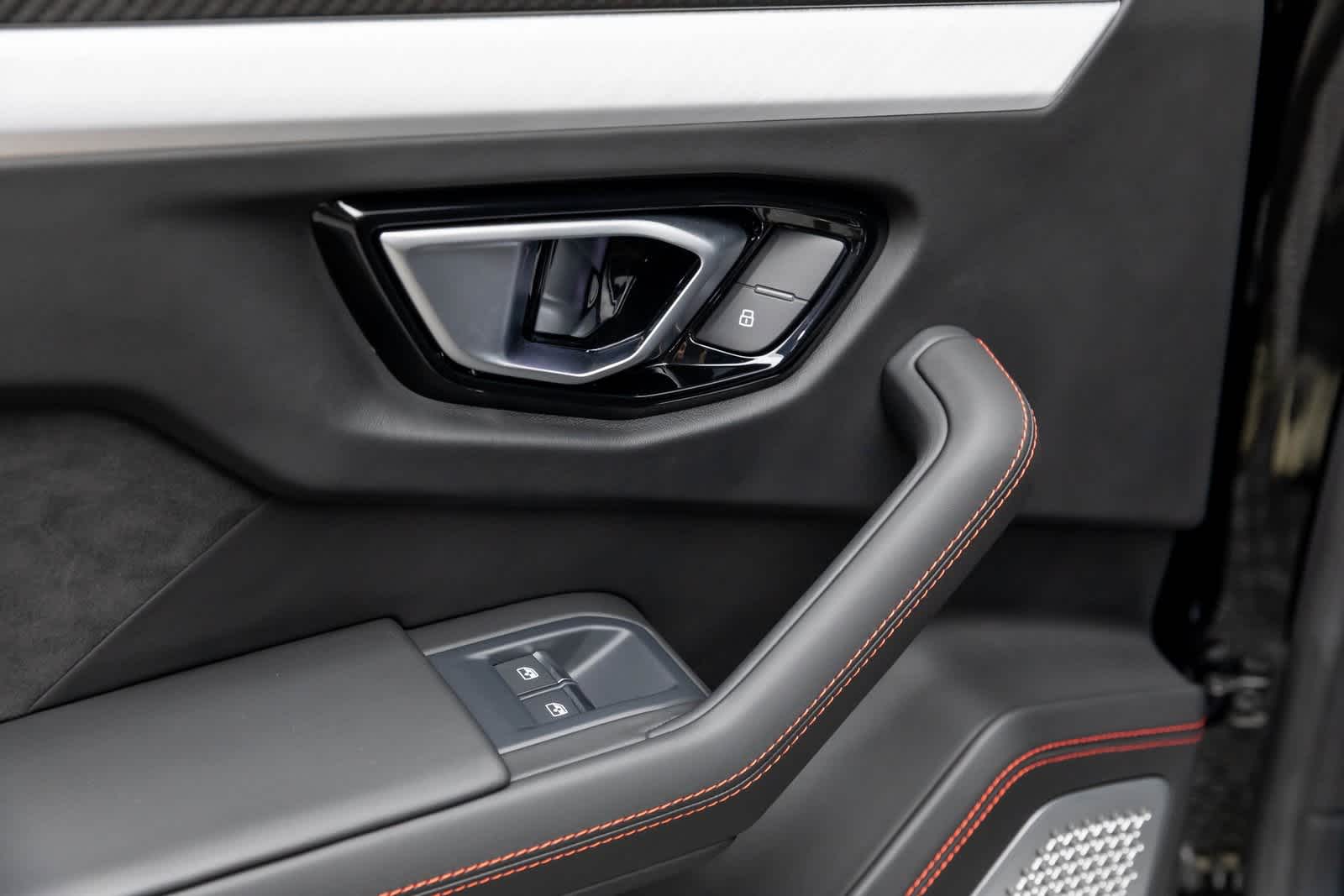 Thumbnail: 2020 Lamborghini Urus - 40