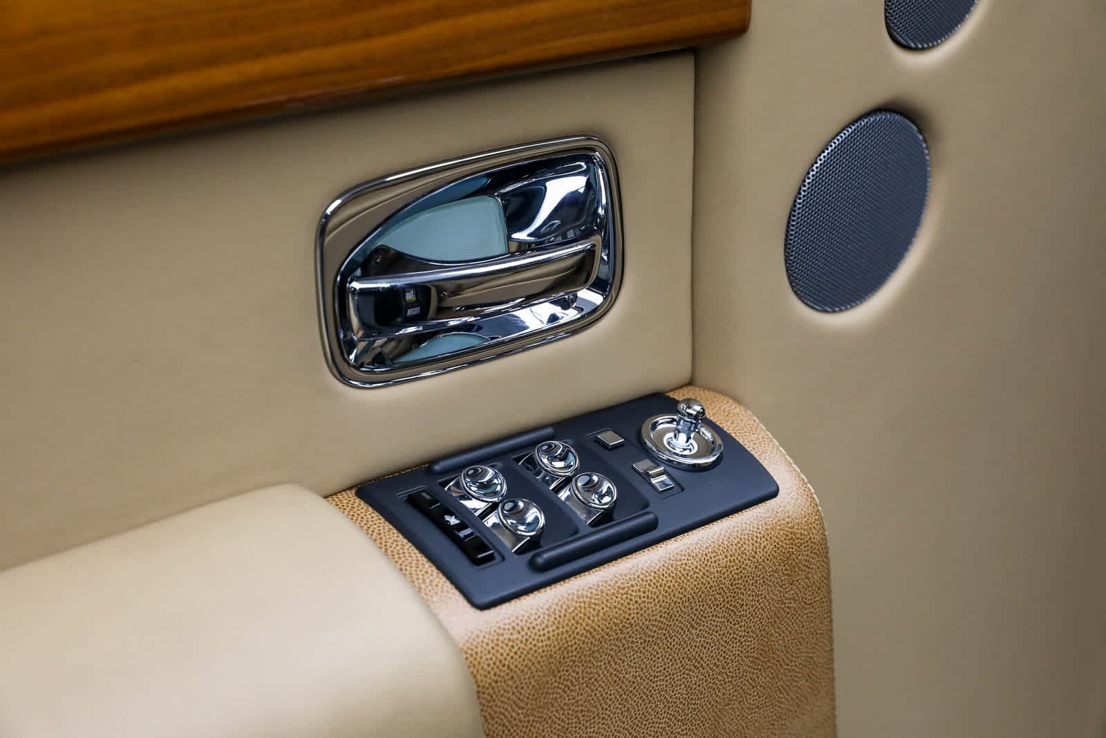 Thumbnail: 2015 Rolls-Royce Phantom - 16