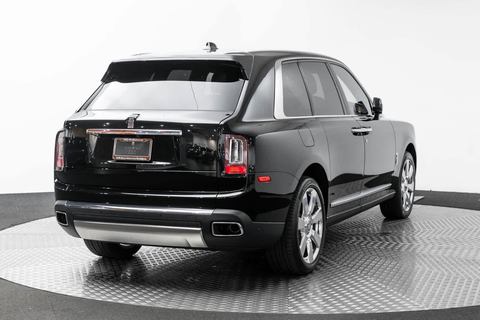 Thumbnail: 2024 Rolls-Royce Cullinan - 2