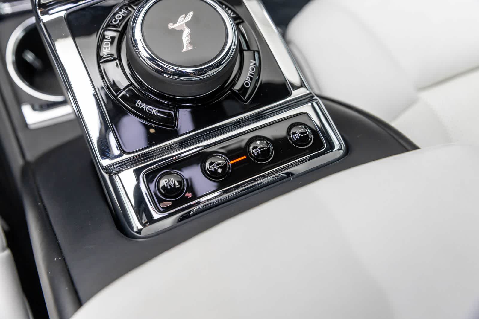 Thumbnail: 2020 Rolls-Royce Phantom - 31