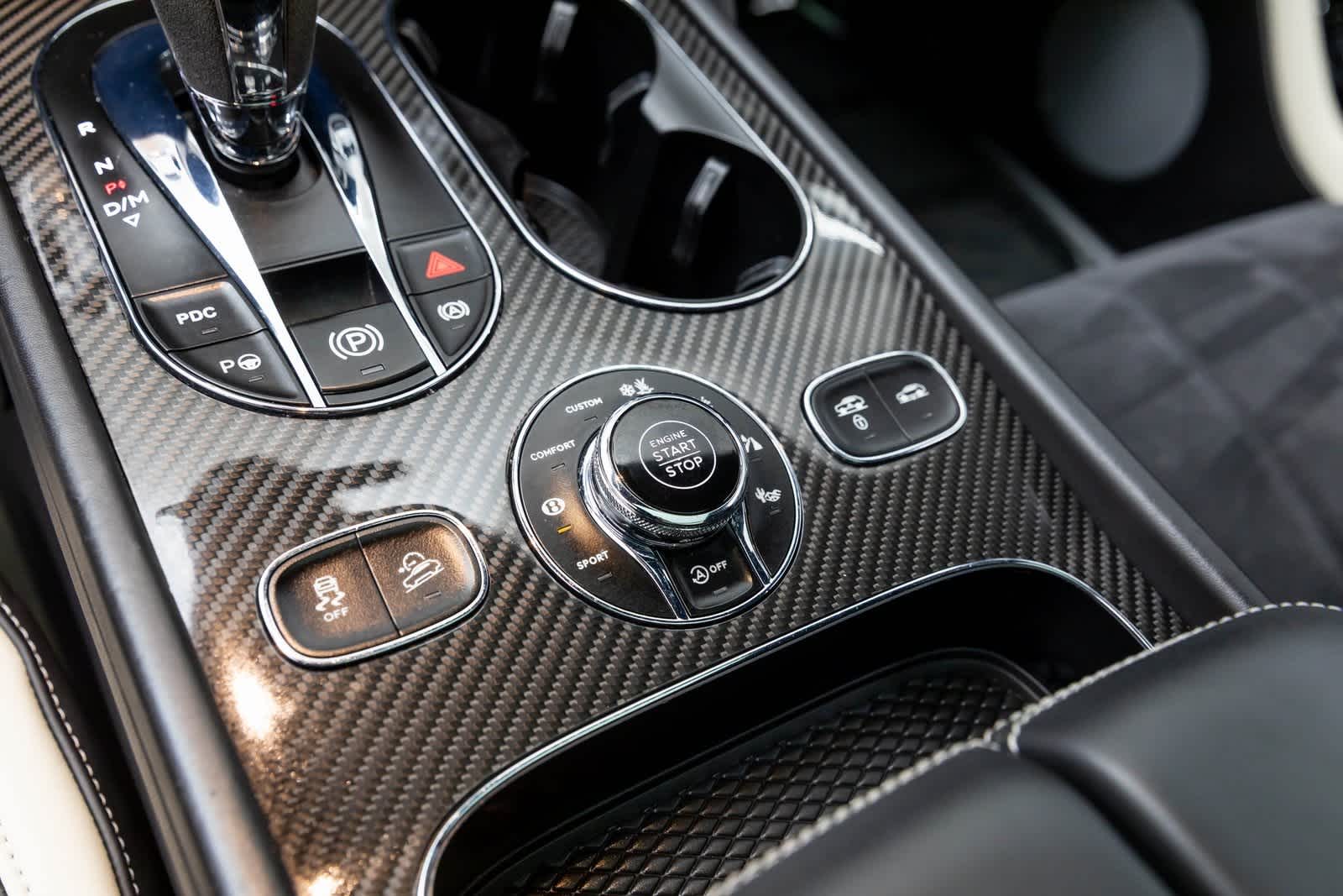 Thumbnail: 2020 Bentley Bentayga - 36