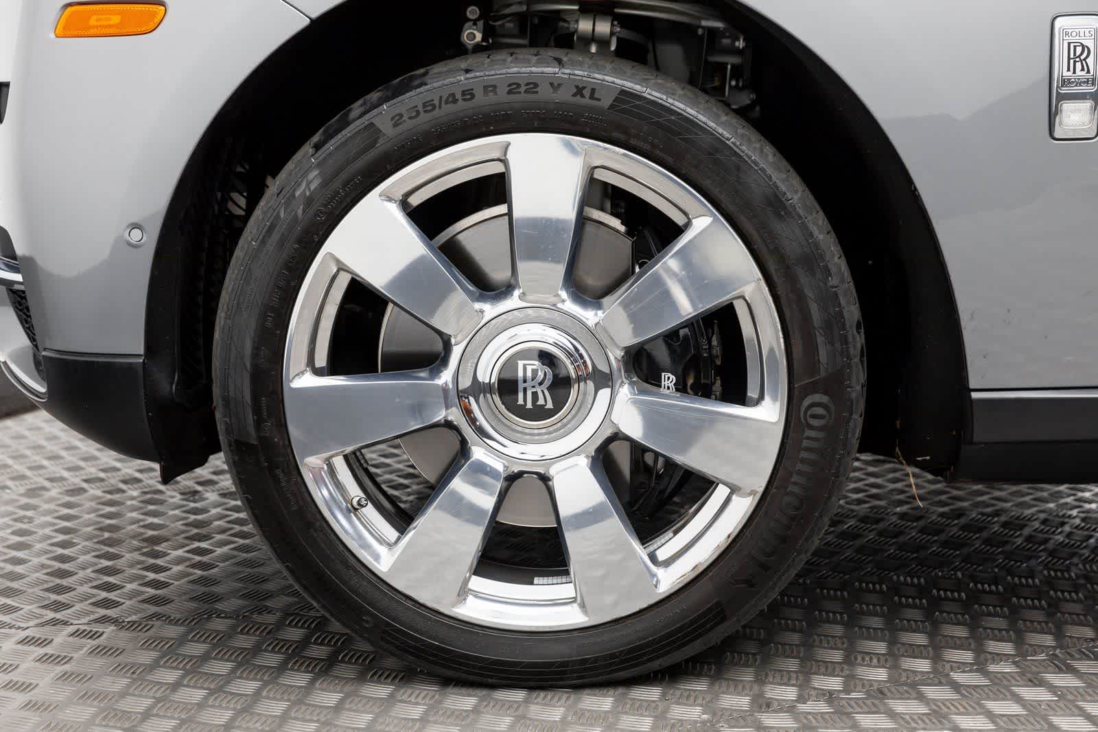 Thumbnail: 2022 Rolls-Royce Cullinan - 44