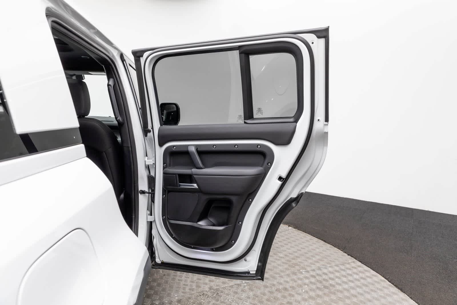 Thumbnail: 2025 Land Rover Defender - 36