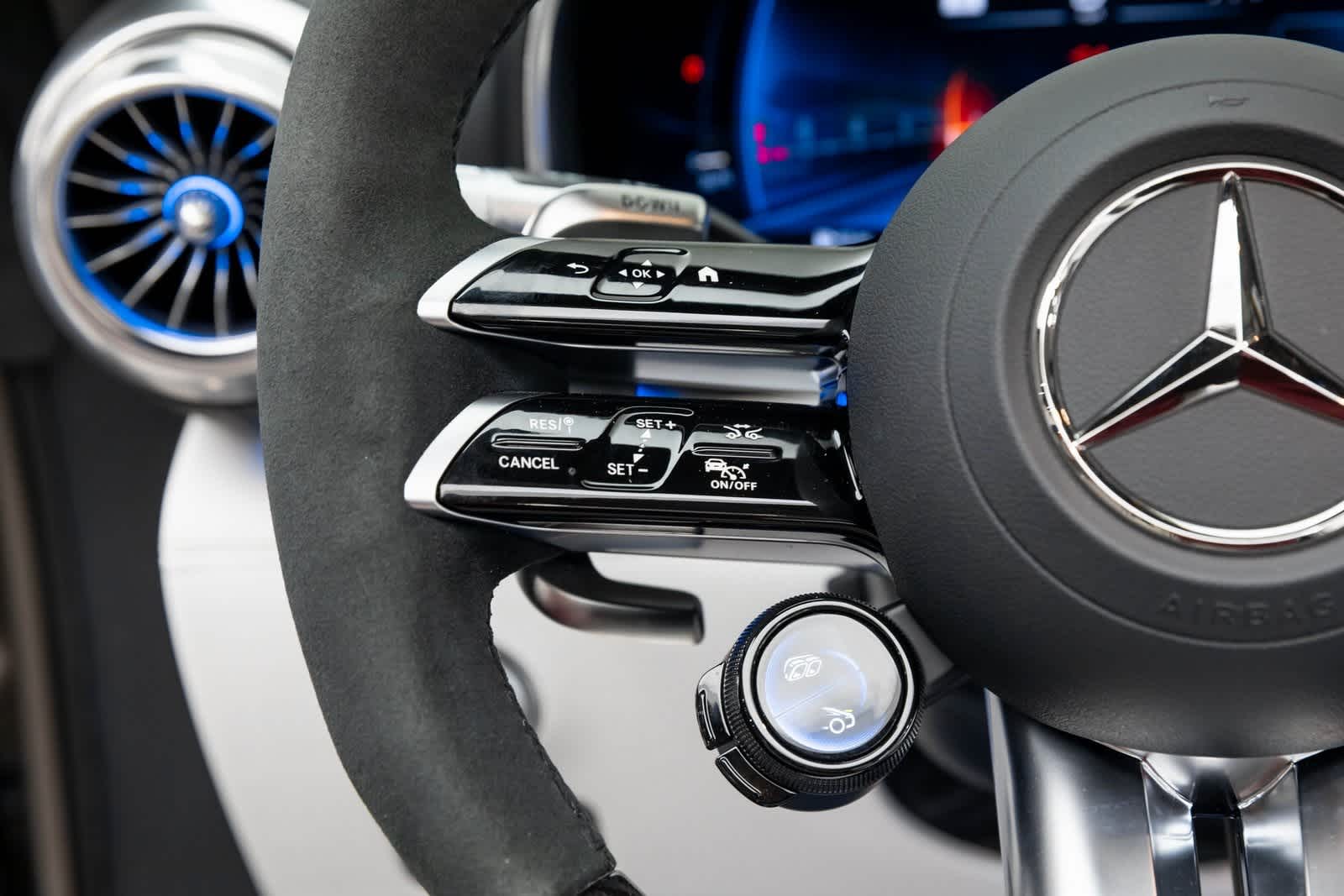 Thumbnail: 2025 Mercedes-Benz SL-Class - 33