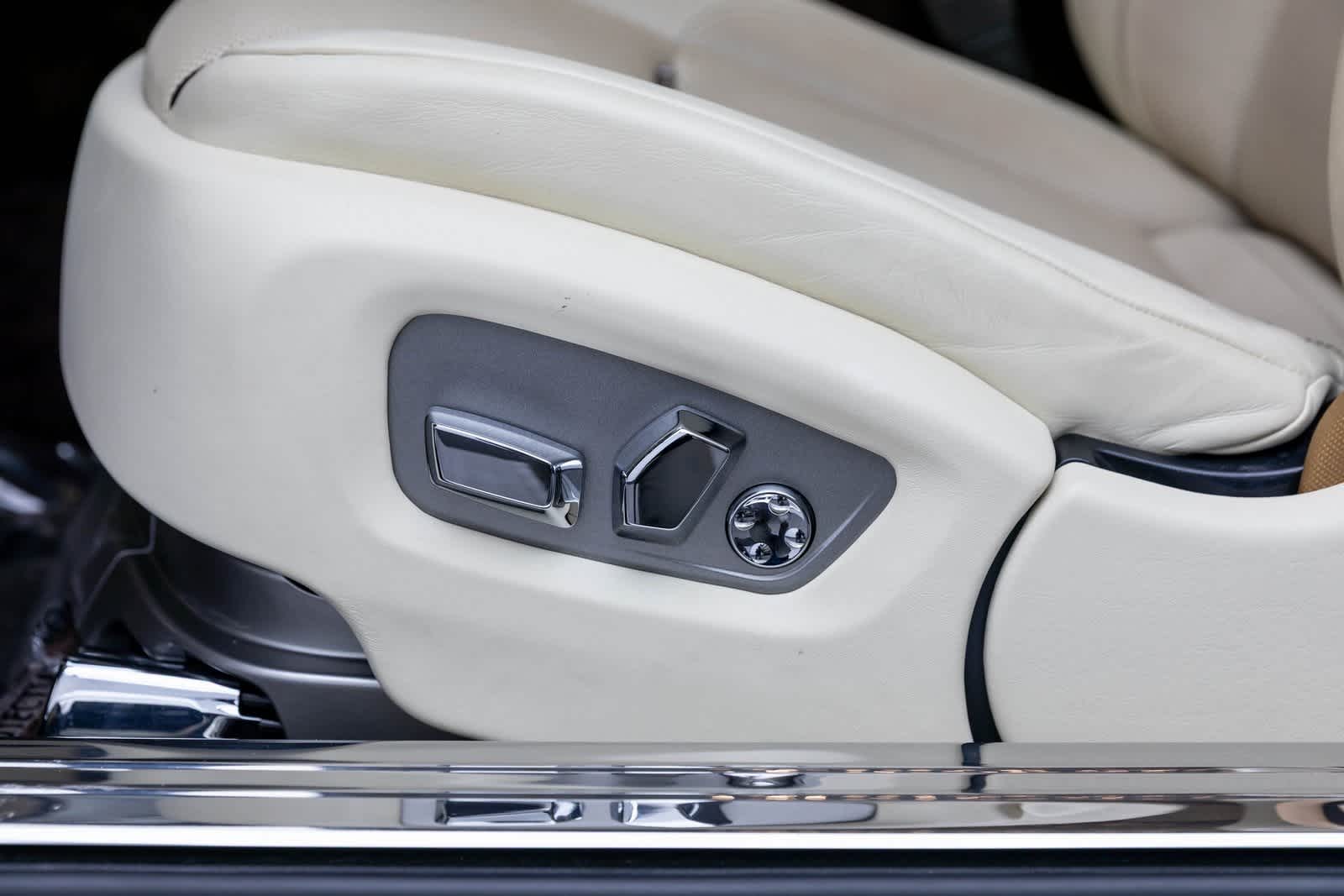 Thumbnail: 2016 Rolls-Royce Wraith - 22