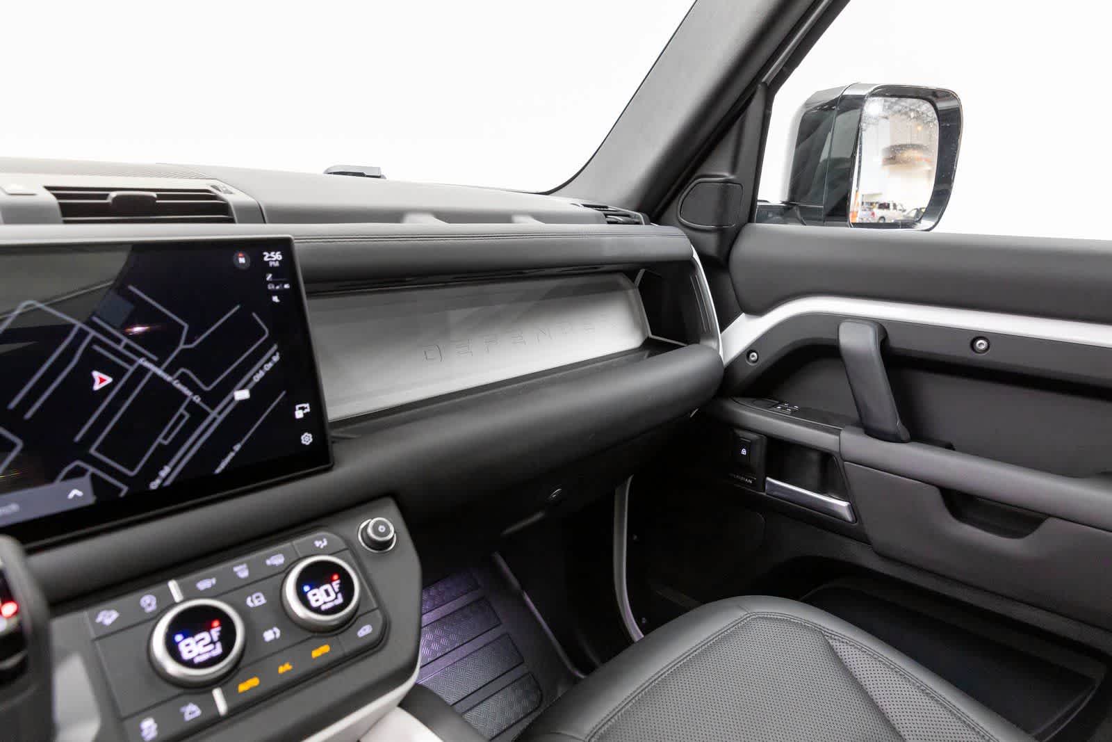 Thumbnail: 2025 Land Rover Defender - 32