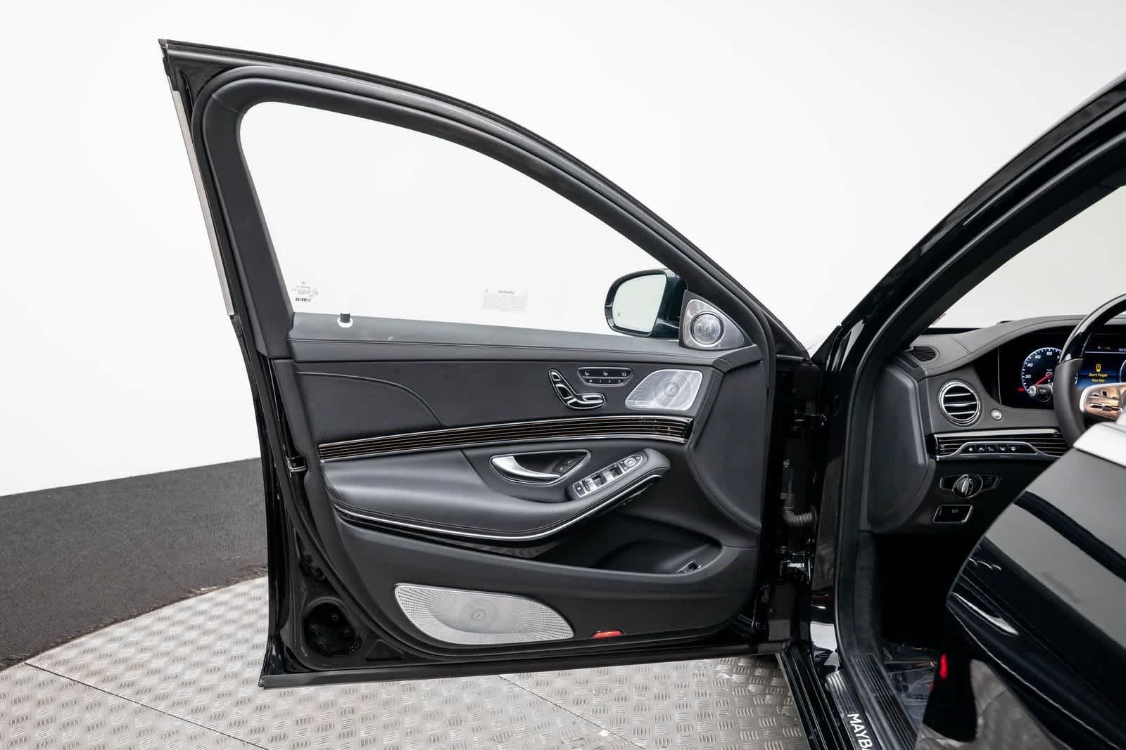 Thumbnail: 2020 Mercedes-Benz S-Class - 27