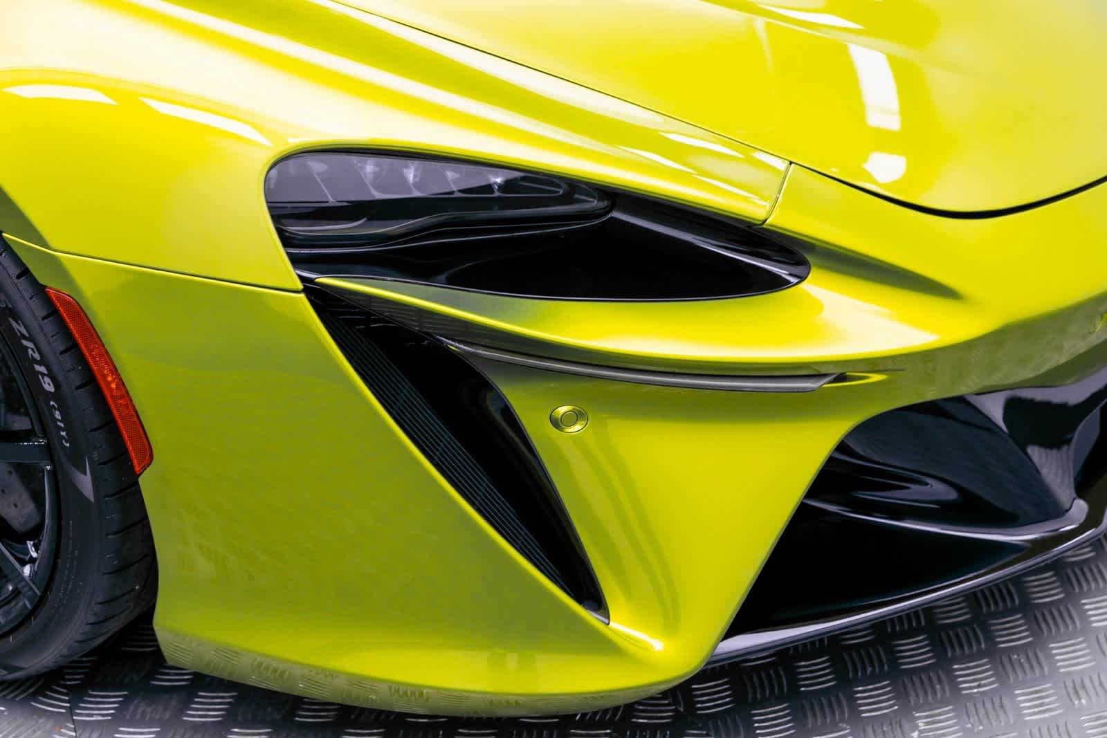 Thumbnail: 2025 Mclaren Artura - 42