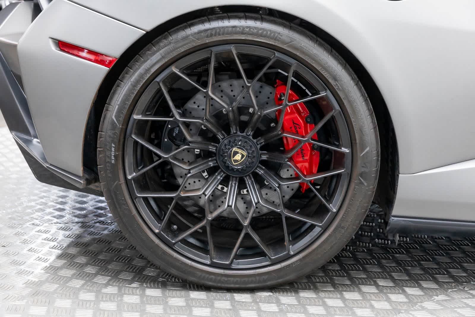 Thumbnail: 2022 Lamborghini Huracan - 45