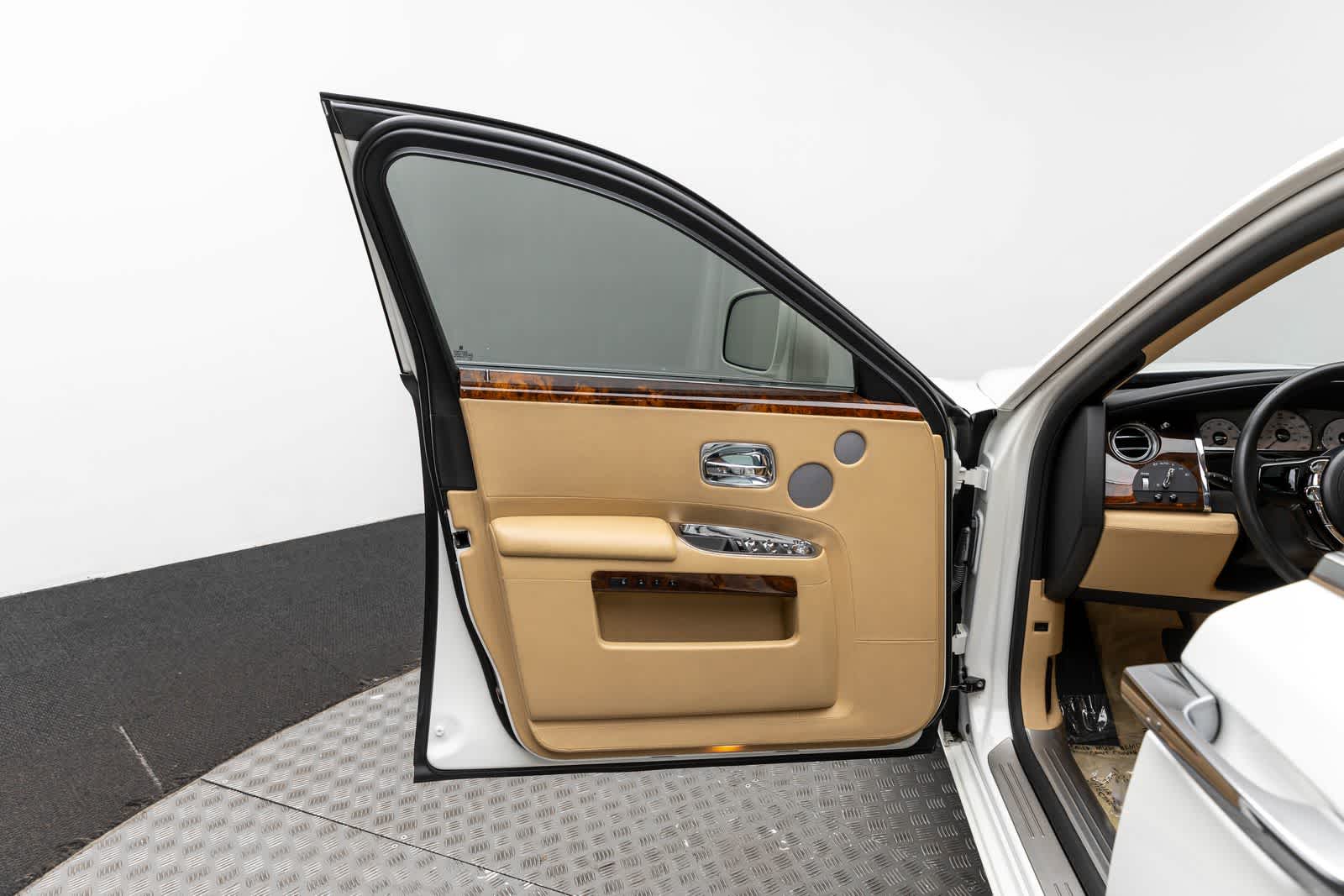 Thumbnail: 2011 Rolls-Royce Ghost - 5