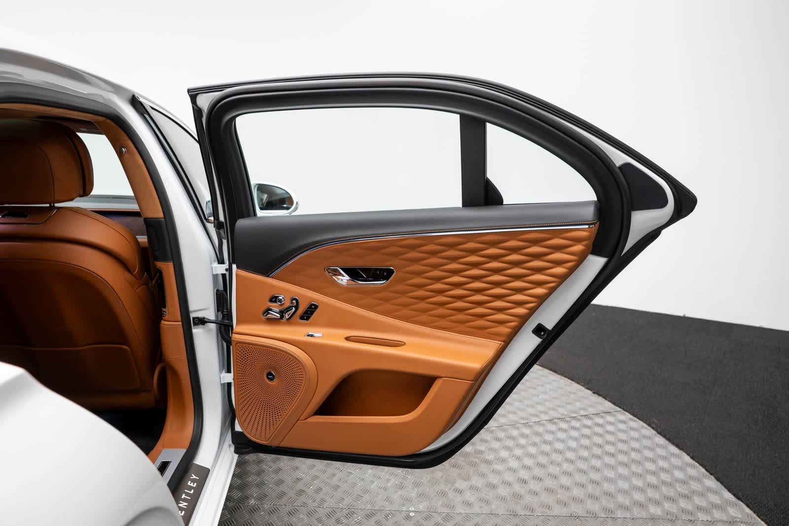 Thumbnail: 2023 Bentley Flying Spur - 48