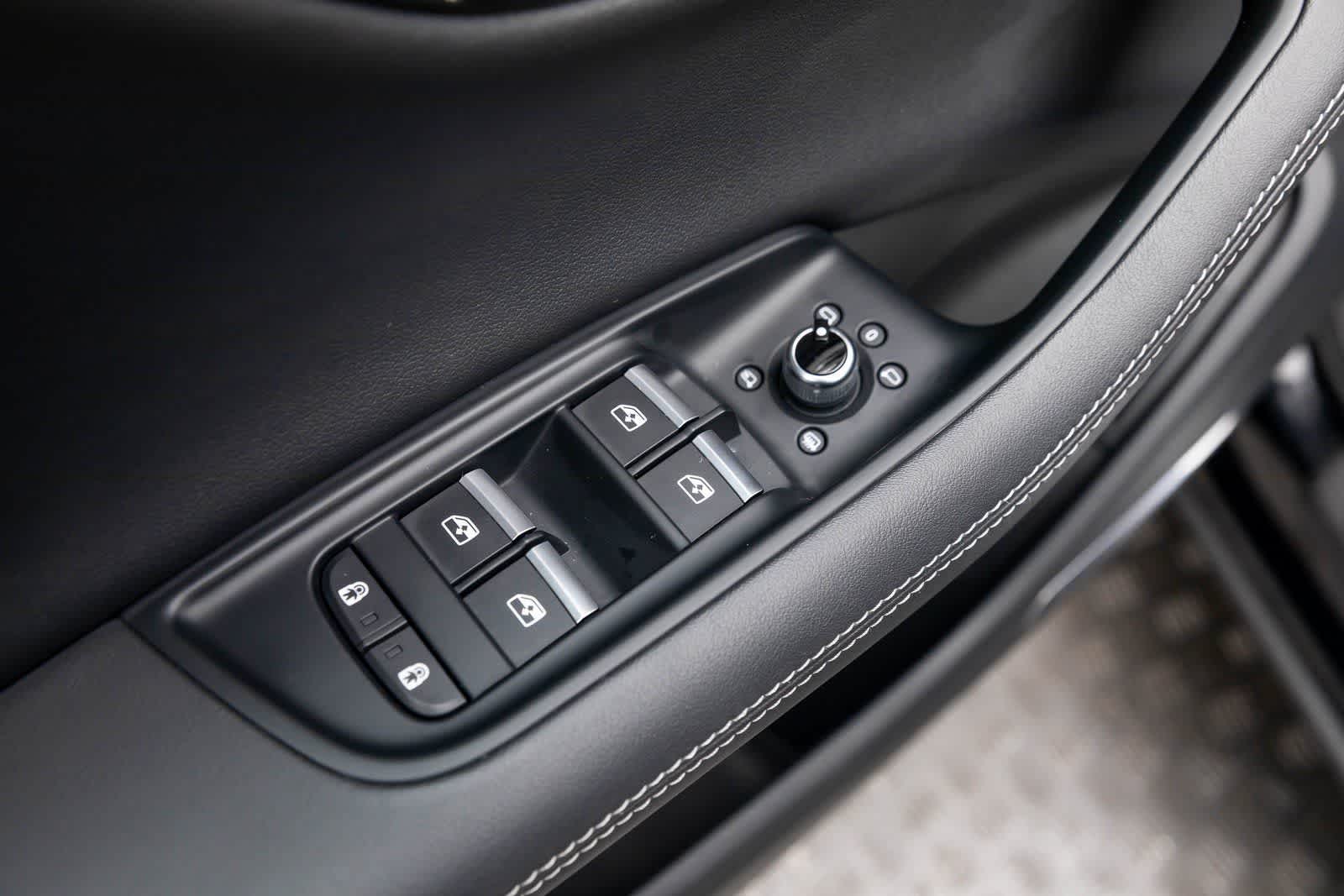 Thumbnail: 2025 Audi Q7 - 24