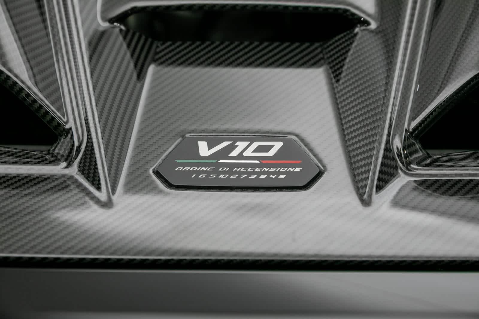 Thumbnail: 2024 Lamborghini Huracan - 32
