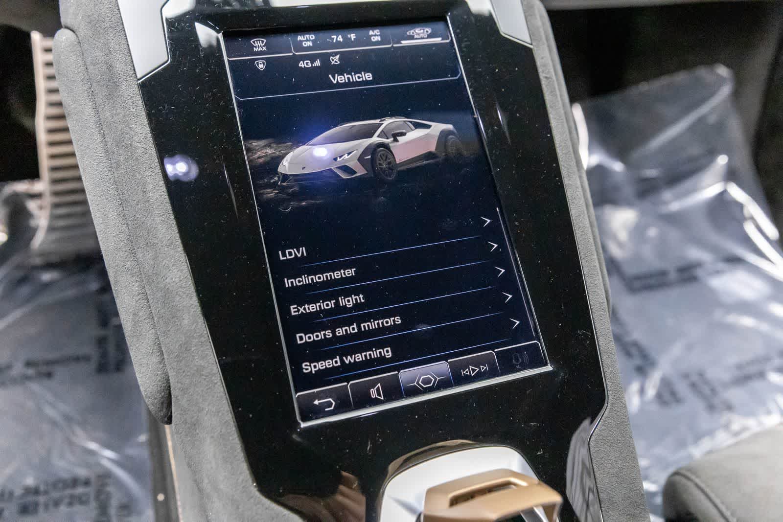 Thumbnail: 2024 Lamborghini Huracan - 33