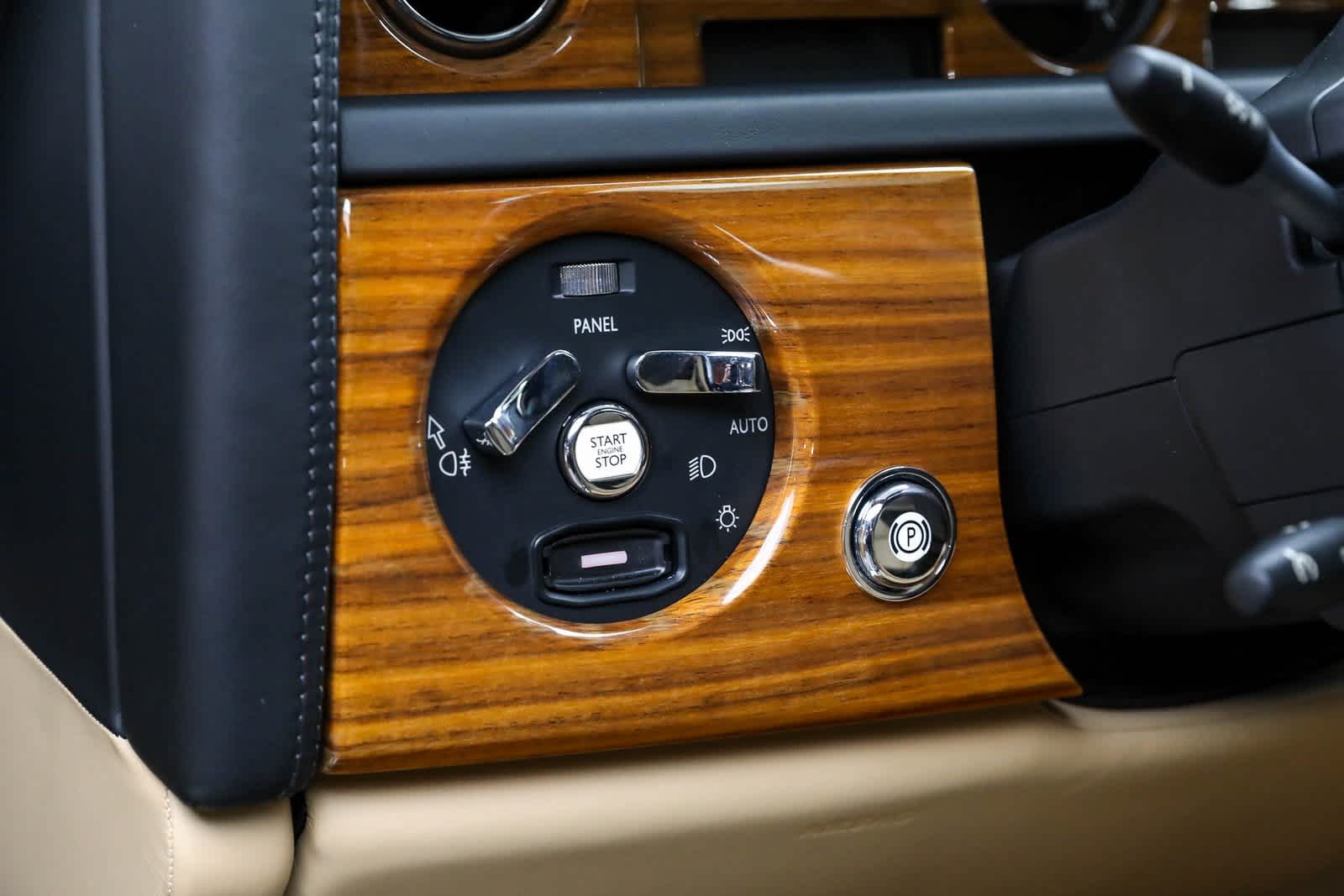 Thumbnail: 2015 Rolls-Royce Phantom - 17